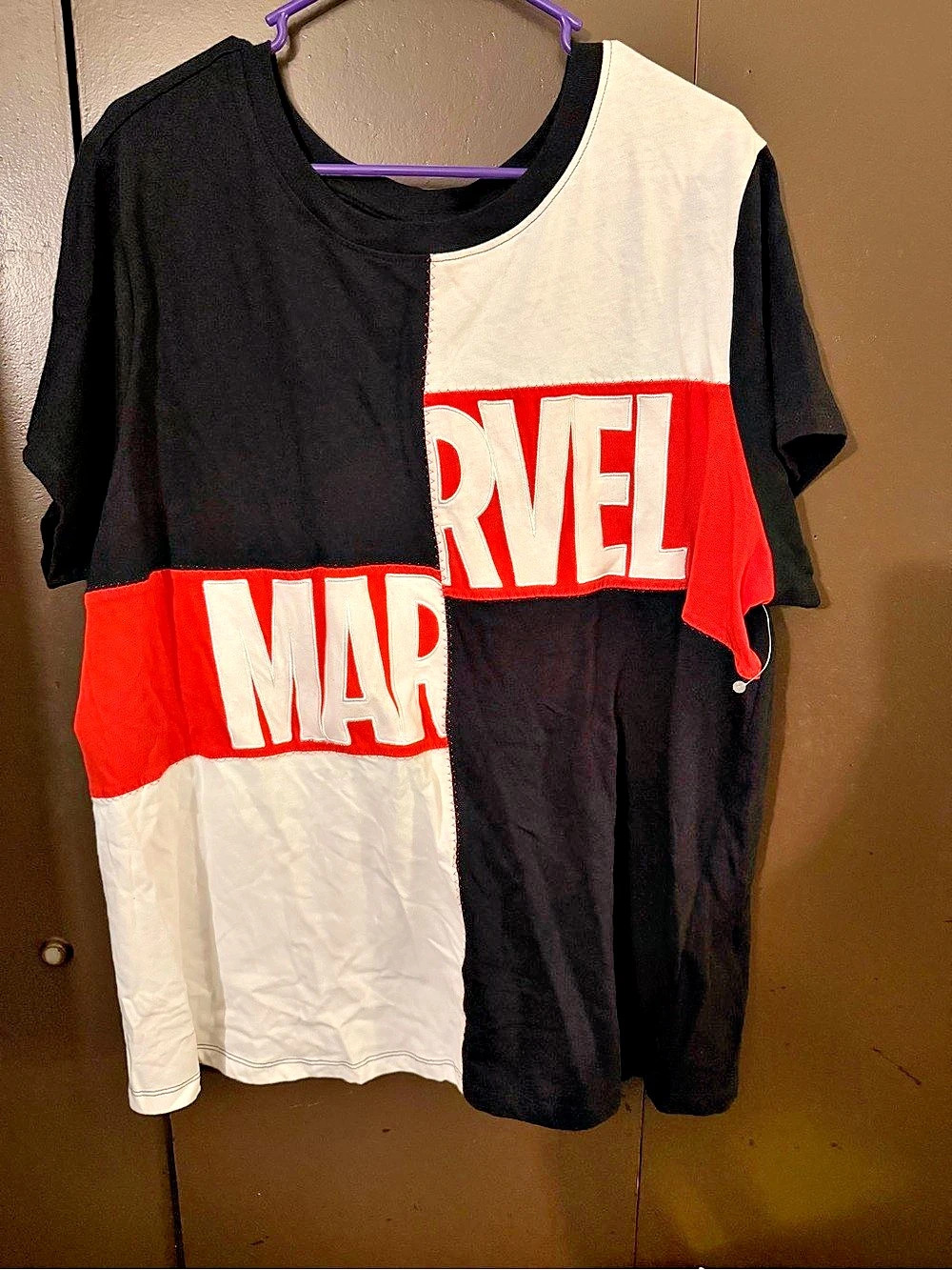 Marvel Color Block T-Shirt woman’s size 2X Black & Red